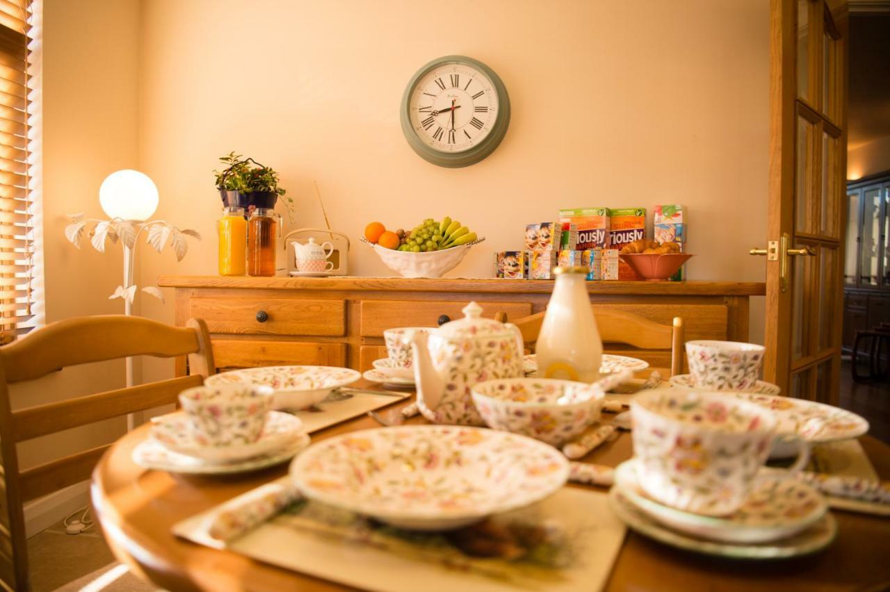 Y Grange Bed & Breakfast Llanfihangel-y-Creuddyn ภายนอก รูปภาพ