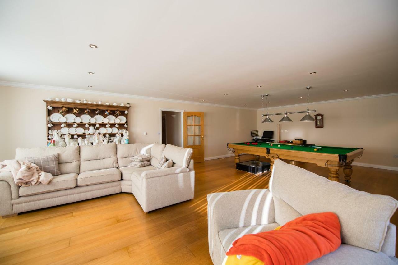 Y Grange Bed & Breakfast Llanfihangel-y-Creuddyn ภายนอก รูปภาพ