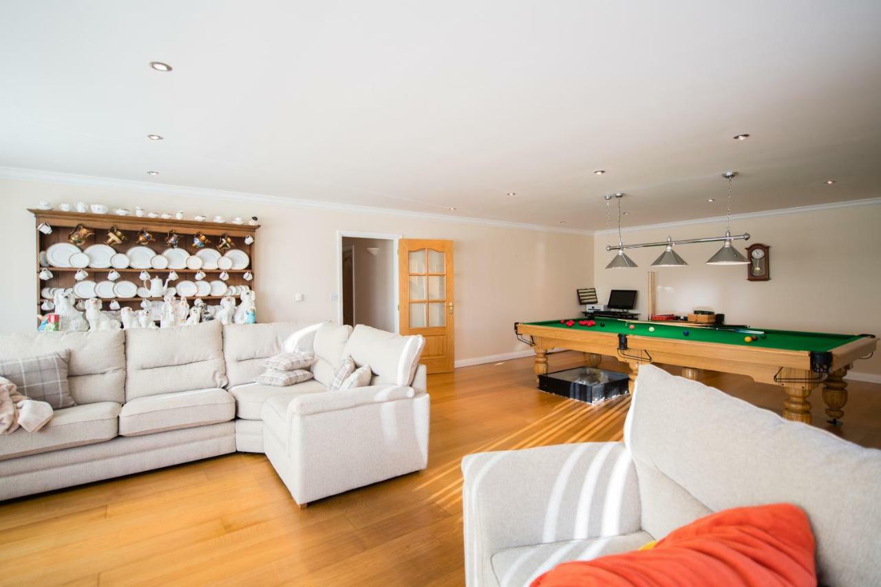 Y Grange Bed & Breakfast Llanfihangel-y-Creuddyn ภายนอก รูปภาพ