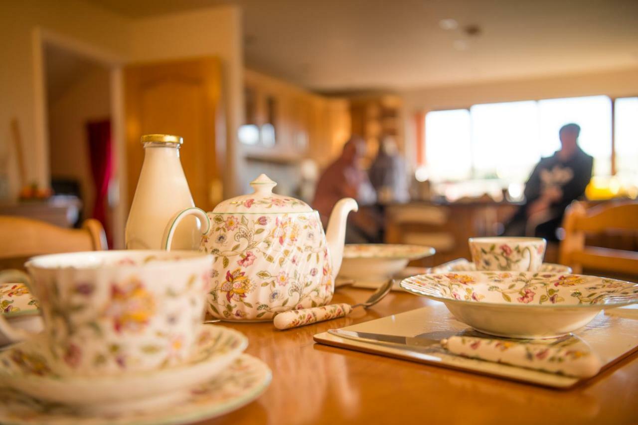 Y Grange Bed & Breakfast Llanfihangel-y-Creuddyn ภายนอก รูปภาพ