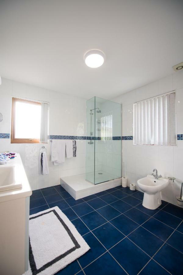 Y Grange Bed & Breakfast Llanfihangel-y-Creuddyn ภายนอก รูปภาพ